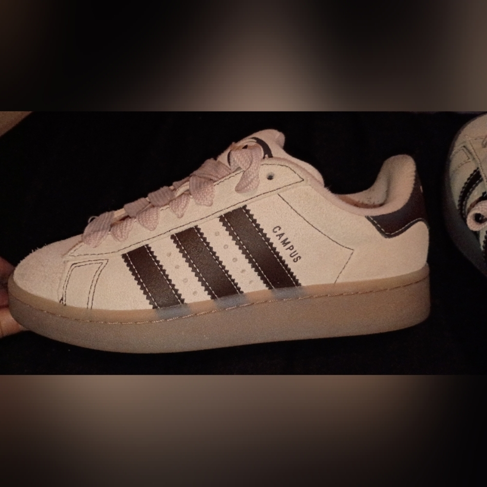 ADIDAS CAMPUS 00s Womens Size 7 Cream/Black W/ Gum Soles *New